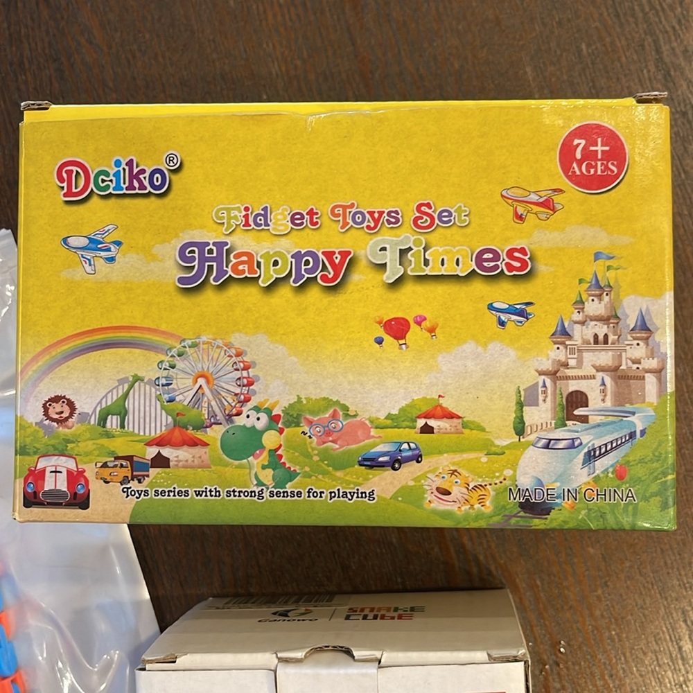 FIDGET TOY BUNDLE - Picture 2 of 4
